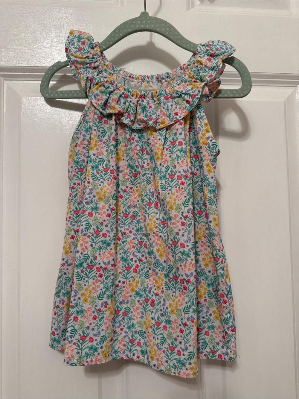 Peggy Green Brand Girls Floral Ruffle Neck Top sz 5t